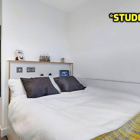 Student Only Zeni Ensuite Rooms, Colchester Bagian luar foto