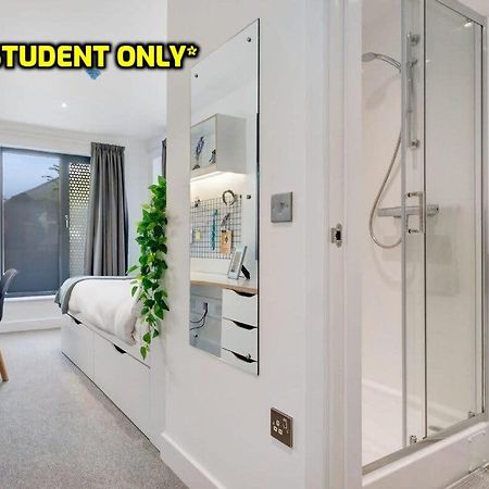 Student Only Zeni Ensuite Rooms, Colchester Bagian luar foto