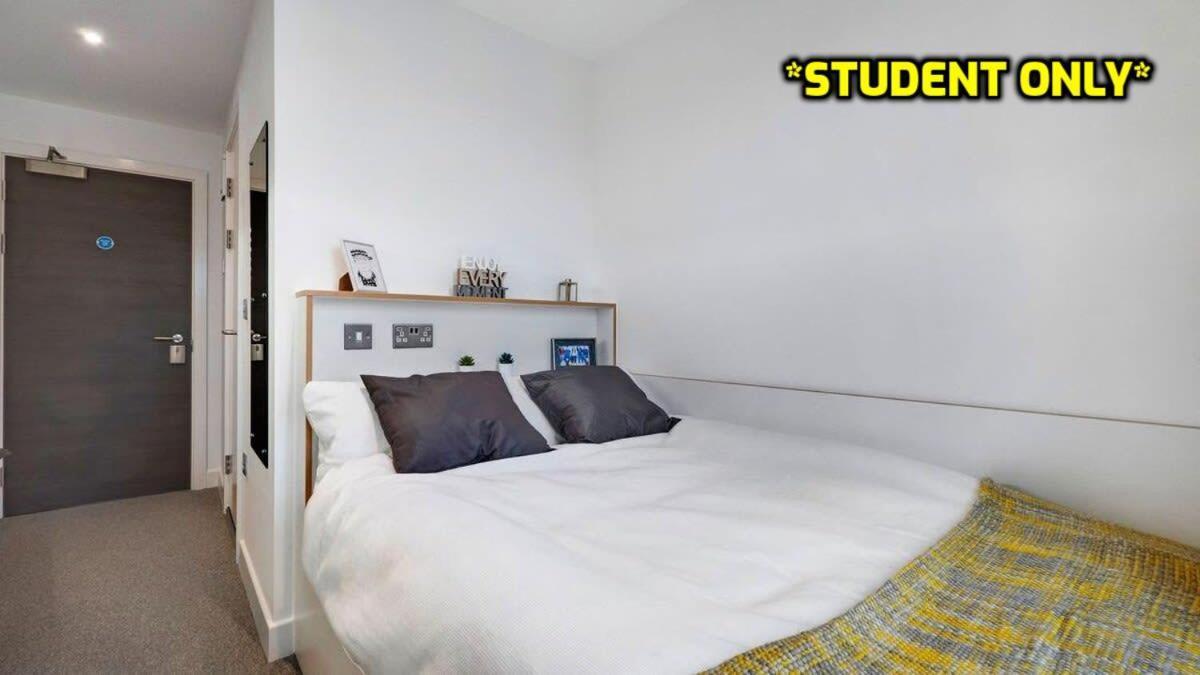 Student Only Zeni Ensuite Rooms, Colchester Bagian luar foto