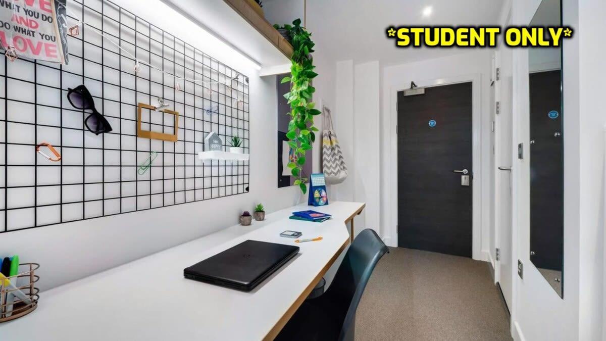 Student Only Zeni Ensuite Rooms, Colchester Bagian luar foto