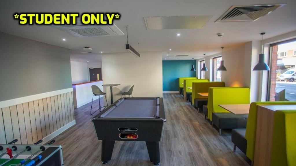 Student Only Zeni Ensuite Rooms, Colchester Bagian luar foto