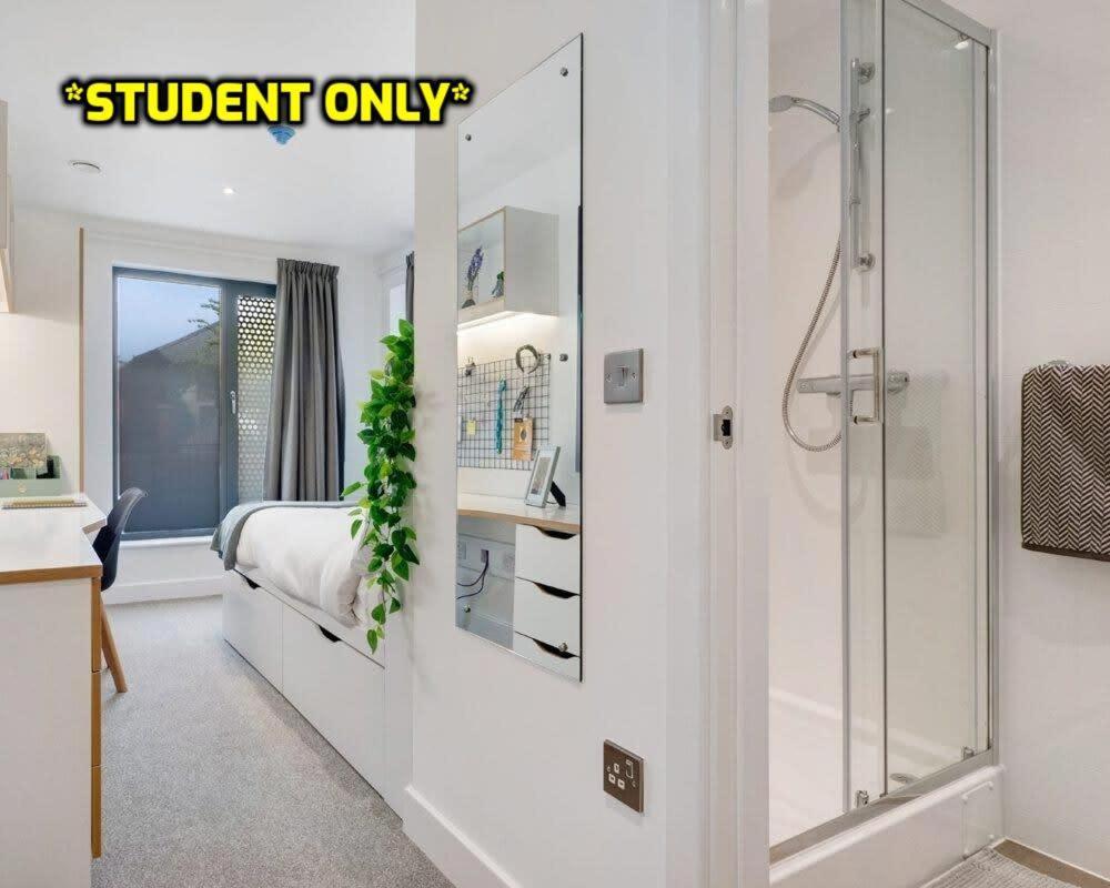 Student Only Zeni Ensuite Rooms, Colchester Bagian luar foto