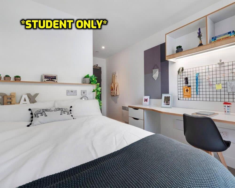 Student Only Zeni Ensuite Rooms, Colchester Bagian luar foto