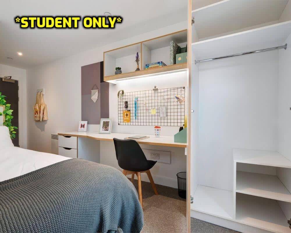 Student Only Zeni Ensuite Rooms, Colchester Bagian luar foto
